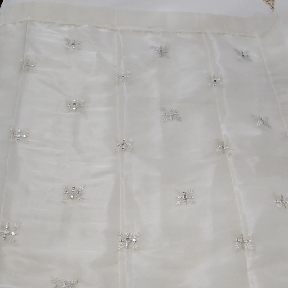 Cream Embellished Table Cloth